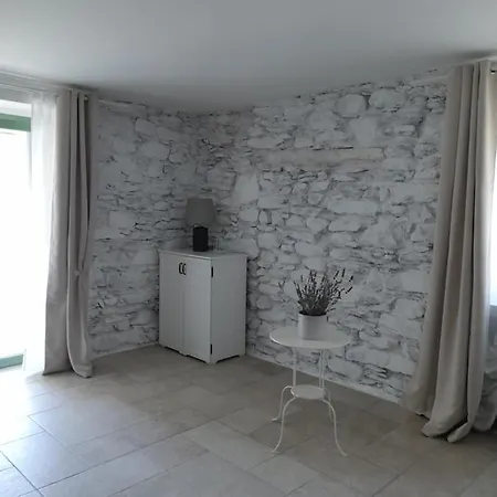 Ape Bianca - Gelsomino Apartment Colico